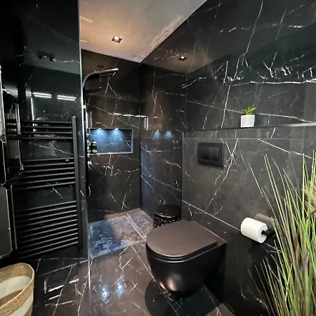 Fernway Entire Apartament