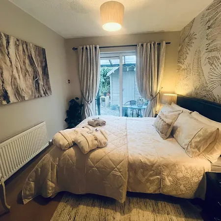 Апартаменты Fernway Entire